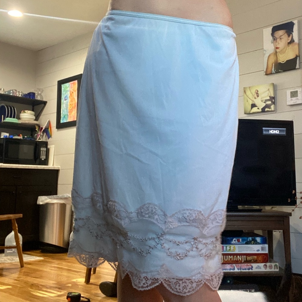 VTG baby blue slip